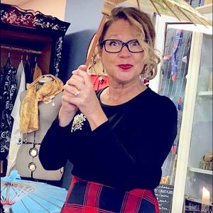 Meet your Posher, Laura